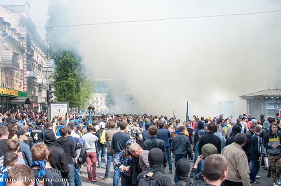 26-Clashes-between-pro-Ukrainian-and-pro-Russian-activists-in-Odessa.jpg