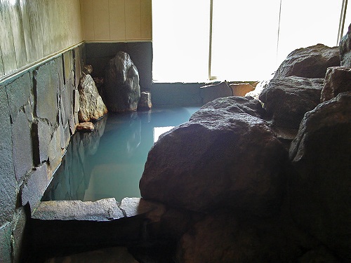 翁荘の岩風呂