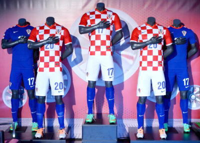 初心者的artな生活 サッカー クロアチア代表新ユニフォーム 14 15発表