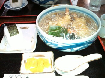 天ぷら蕎麦とおにぎり