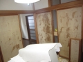 埼玉県所沢市　空き室賃貸物件原状回復　６畳和室襖張替え　襖剥がし後　作業風景　１