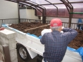 埼玉県所沢市　ご在宅一戸建て　庭の土の撤去処分　作業風景　３