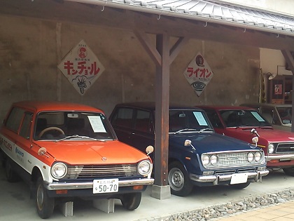 昭和の町　レトロな車